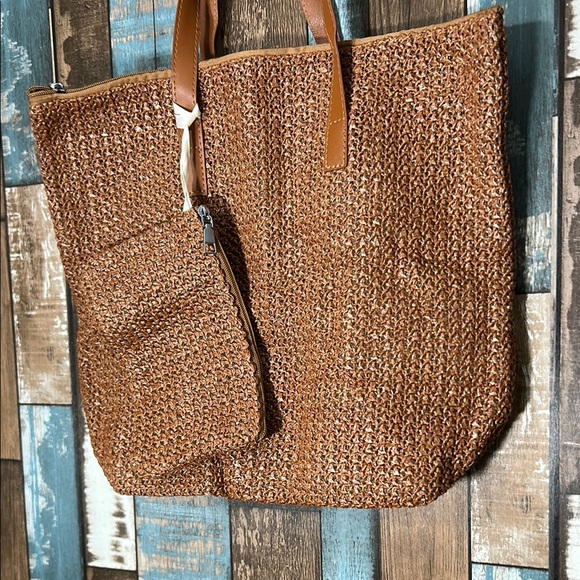 Brown Woven Tote Bag with Pouch - Picture 2 of 16
